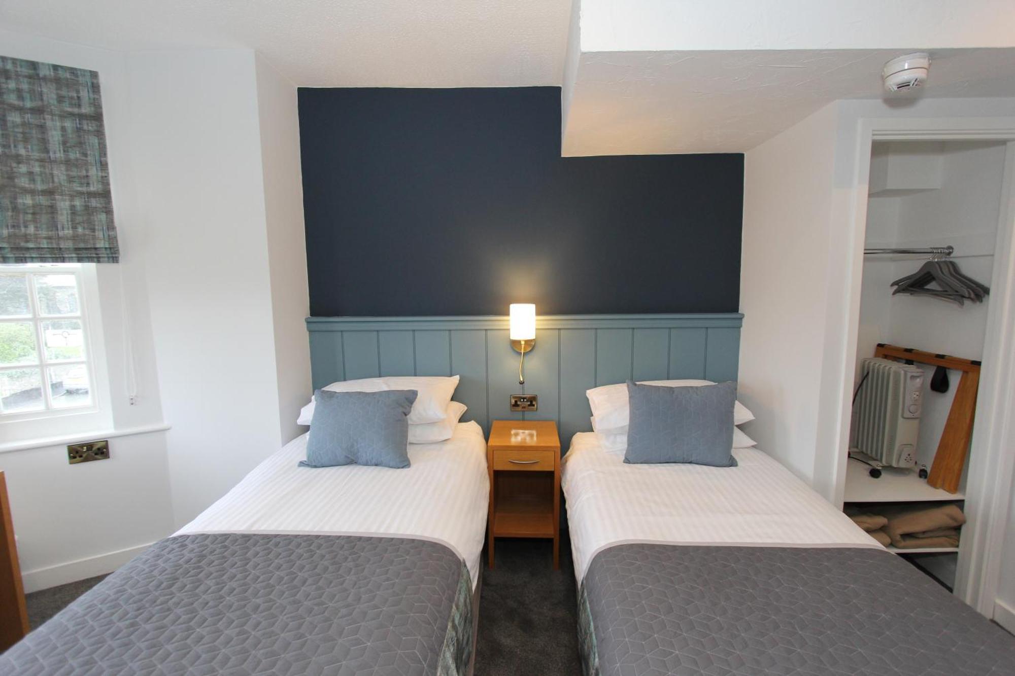 Gwesty Nanhoron Arms Hotel Нефин Экстерьер фото